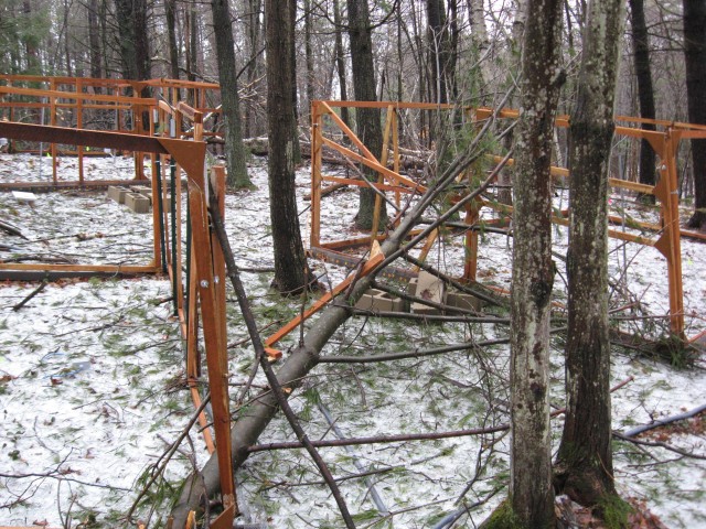 [December 15 - The Great Ice Storm of 2008 left only minor damage to the chambers; none of the ant chambers were damaged and only a few of the plant chambers suffered minor hits.]