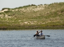 Summer Research Program Student And Mentor In A Martha's Vineyard Pond